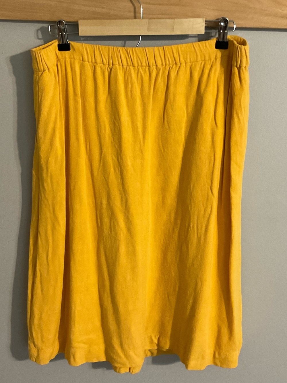Matty M Golden Yellow Button-Front Midi Skirt Large - Picture 2 of 7